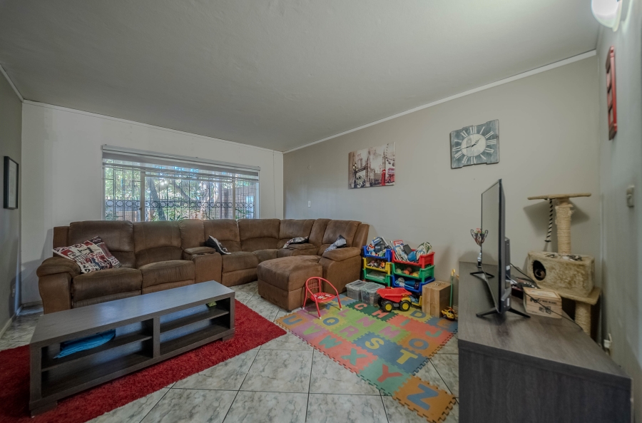 3 Bedroom Property for Sale in Garsfontein Gauteng