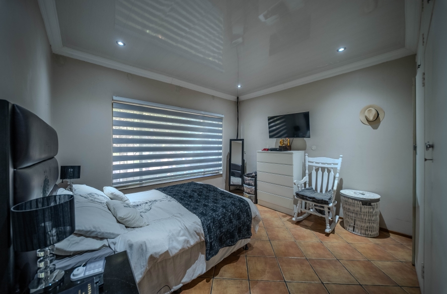 3 Bedroom Property for Sale in Garsfontein Gauteng