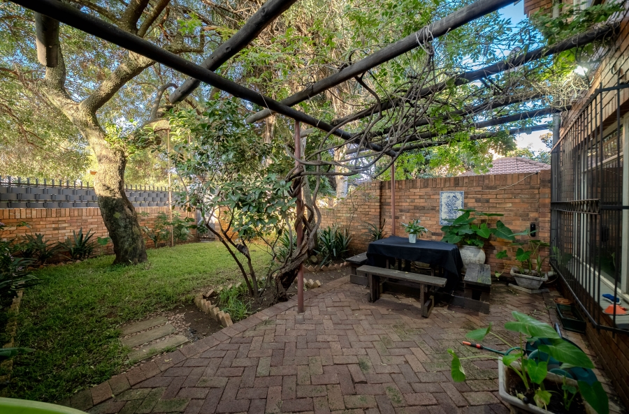3 Bedroom Property for Sale in Garsfontein Gauteng