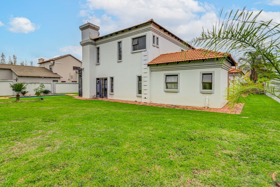 4 Bedroom Property for Sale in Heuwelsig Estate Gauteng