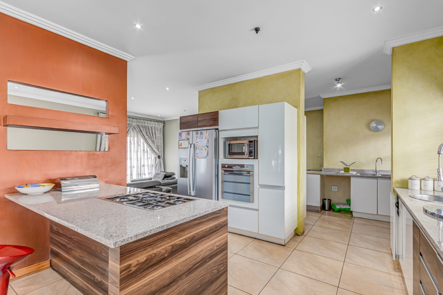 4 Bedroom Property for Sale in Heuwelsig Estate Gauteng