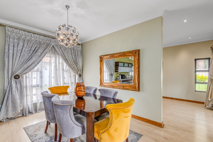 4 Bedroom Property for Sale in Heuwelsig Estate Gauteng