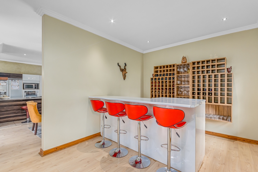 4 Bedroom Property for Sale in Heuwelsig Estate Gauteng