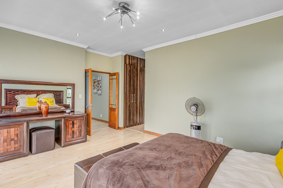 4 Bedroom Property for Sale in Heuwelsig Estate Gauteng