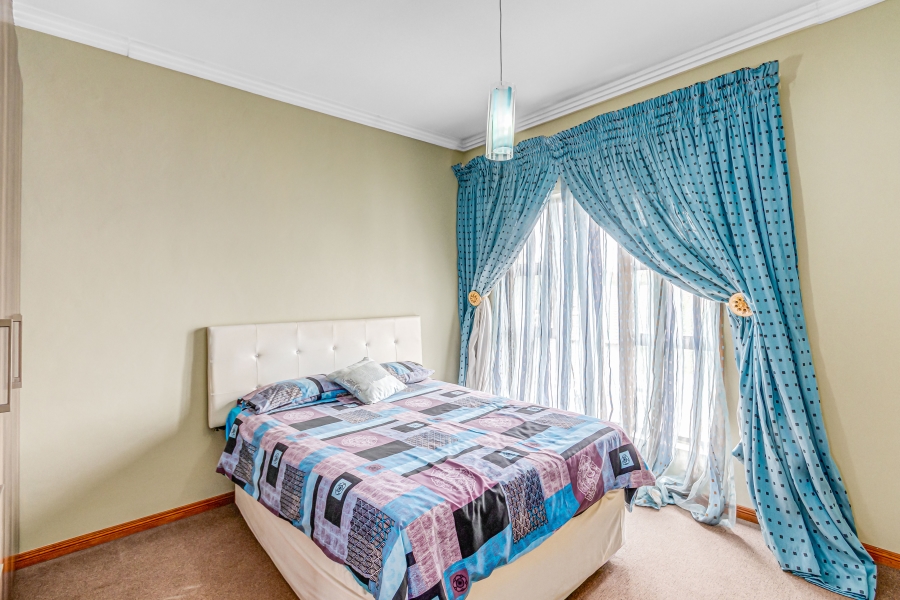 4 Bedroom Property for Sale in Heuwelsig Estate Gauteng