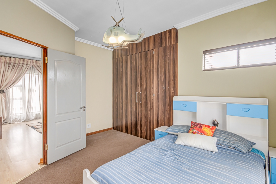 4 Bedroom Property for Sale in Heuwelsig Estate Gauteng