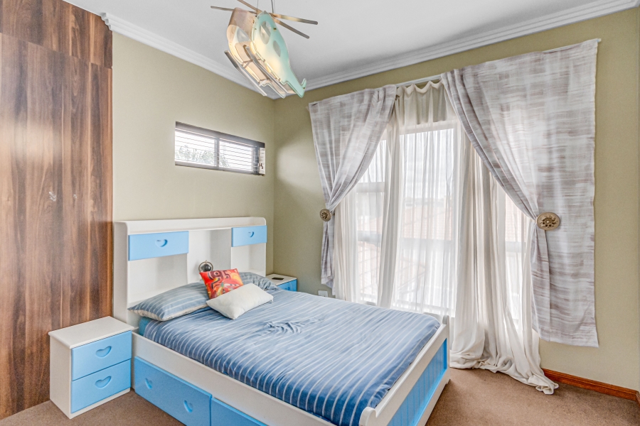 4 Bedroom Property for Sale in Heuwelsig Estate Gauteng