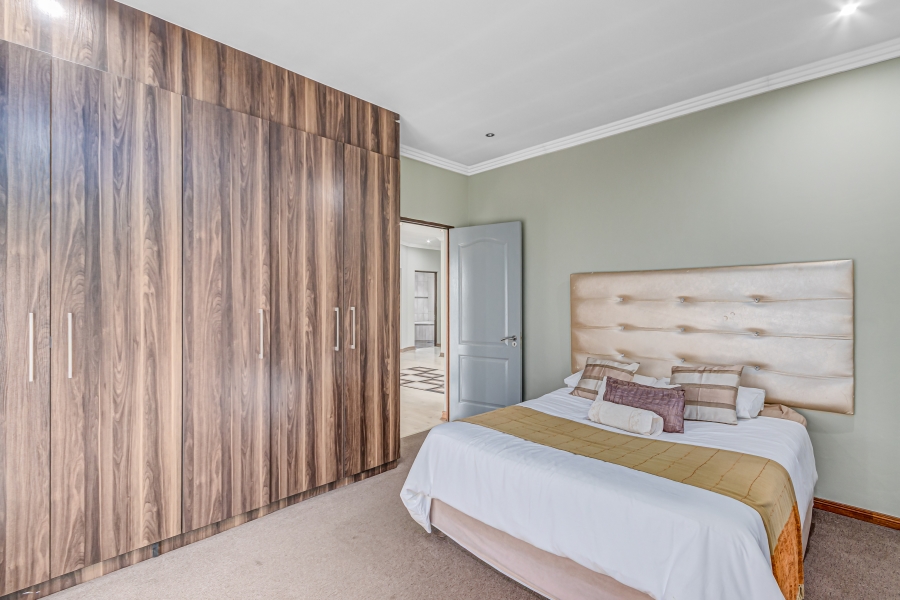 4 Bedroom Property for Sale in Heuwelsig Estate Gauteng