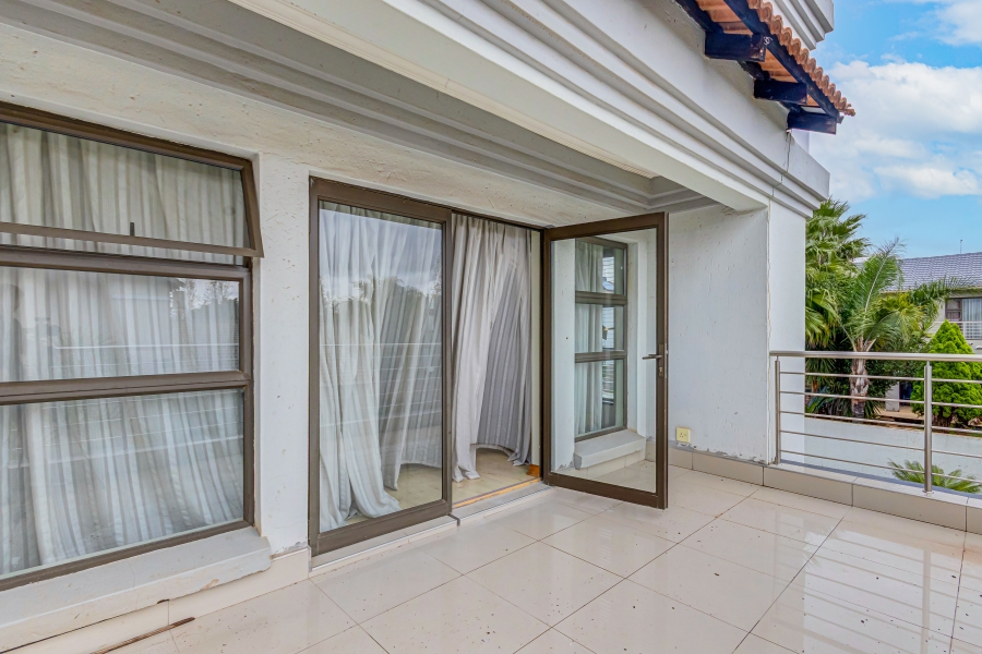 4 Bedroom Property for Sale in Heuwelsig Estate Gauteng