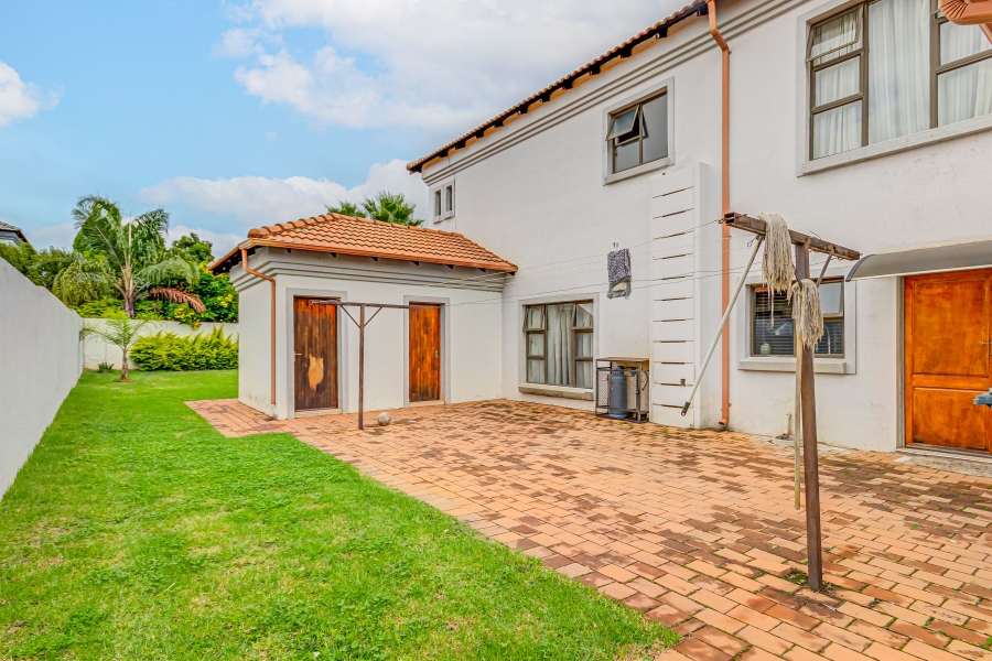 4 Bedroom Property for Sale in Heuwelsig Estate Gauteng