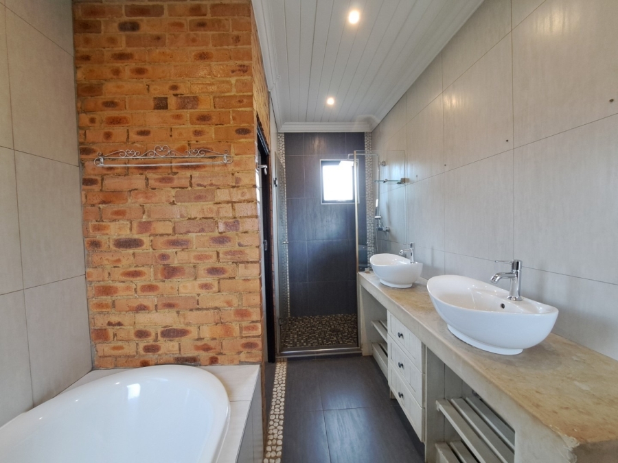 4 Bedroom Property for Sale in Clubview Gauteng