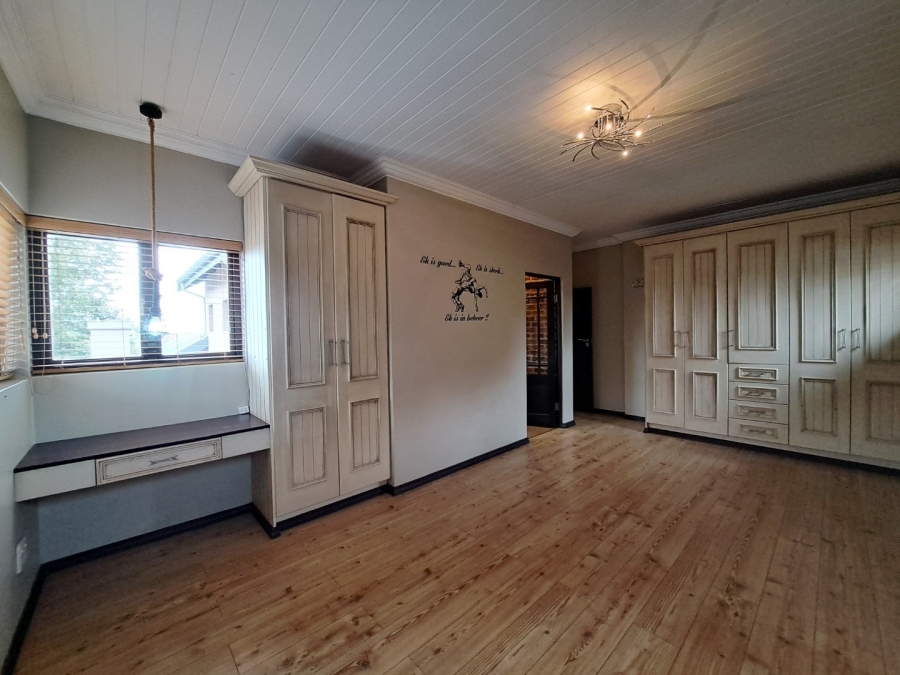 4 Bedroom Property for Sale in Clubview Gauteng