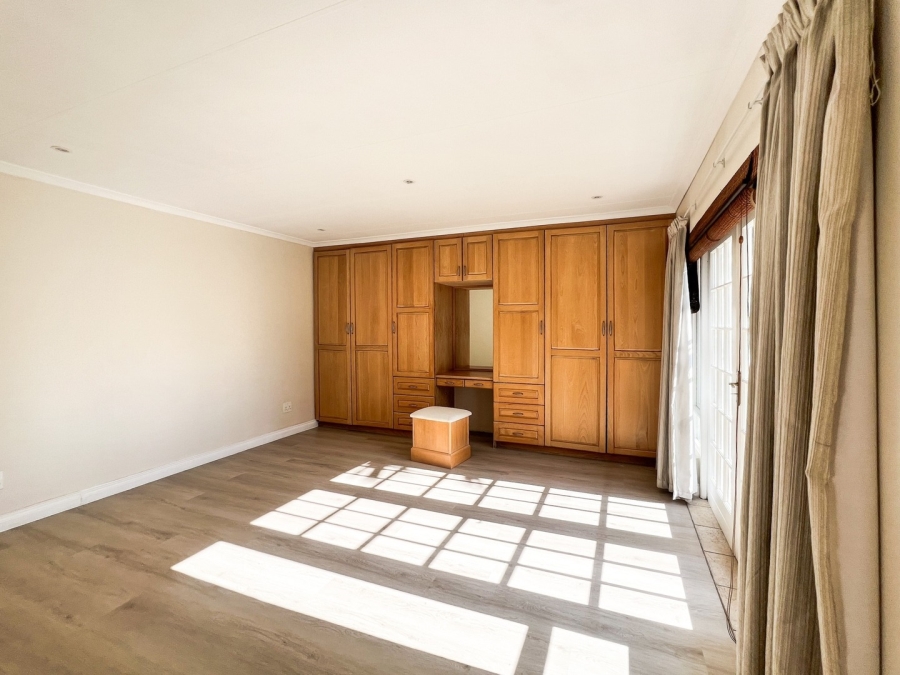 To Let 4 Bedroom Property for Rent in Dainfern Golf Estate Gauteng