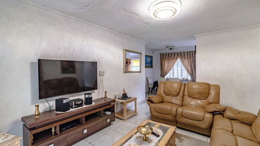 4 Bedroom Property for Sale in Albertsdal Gauteng