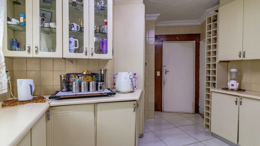 4 Bedroom Property for Sale in Albertsdal Gauteng