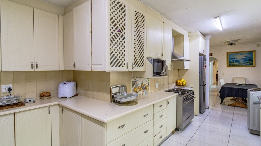 4 Bedroom Property for Sale in Albertsdal Gauteng