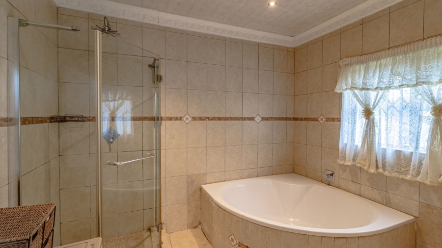 4 Bedroom Property for Sale in Albertsdal Gauteng