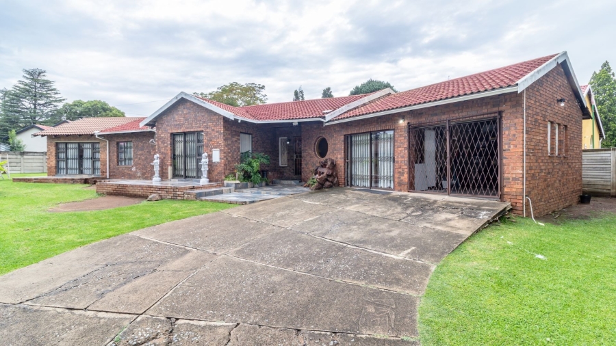 4 Bedroom Property for Sale in Albertsdal Gauteng