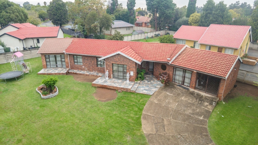 4 Bedroom Property for Sale in Albertsdal Gauteng