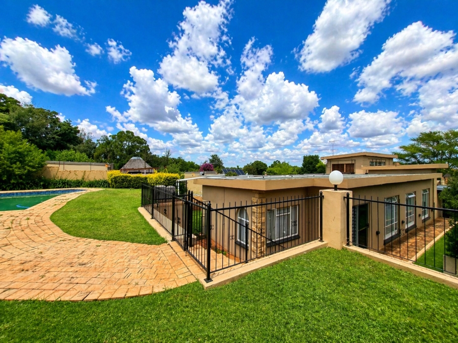 4 Bedroom Property for Sale in Waterkloof Ridge Gauteng