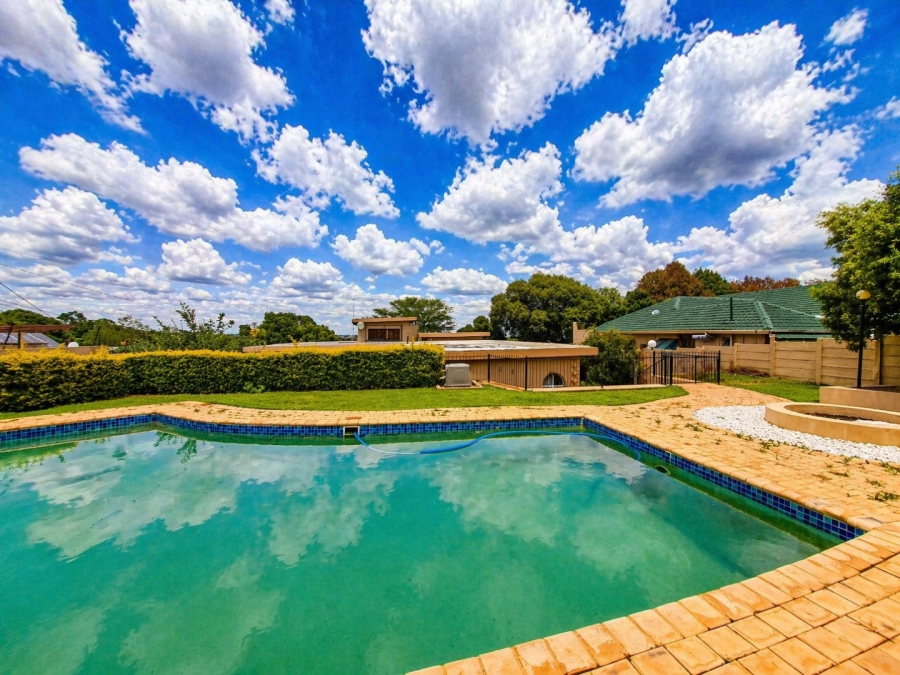 4 Bedroom Property for Sale in Waterkloof Ridge Gauteng