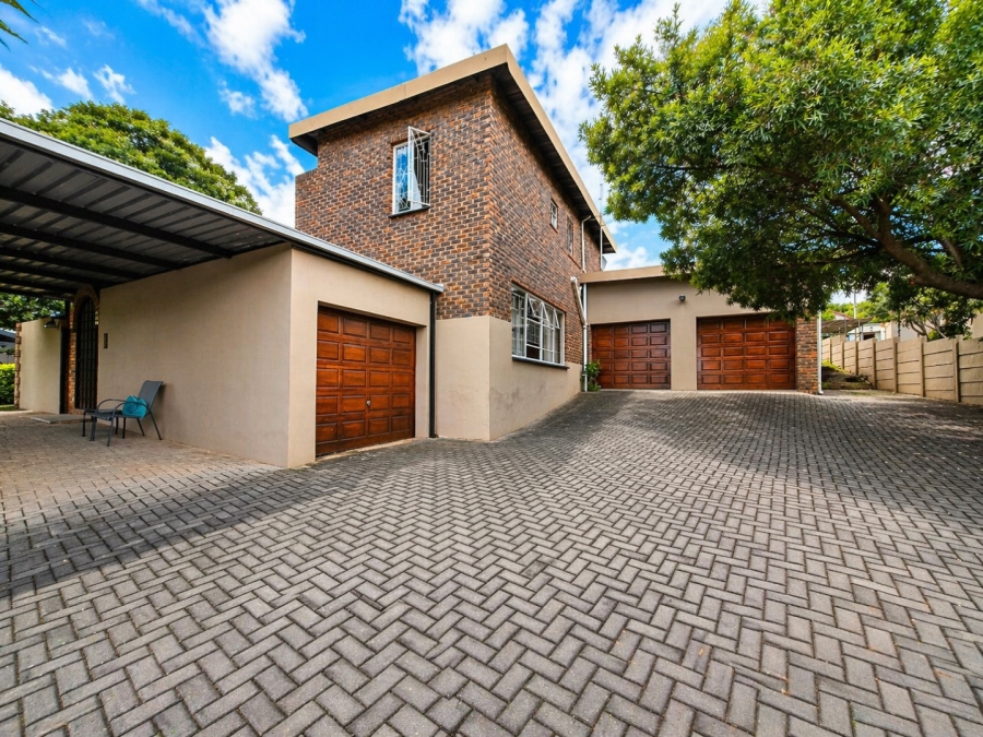 4 Bedroom Property for Sale in Waterkloof Ridge Gauteng