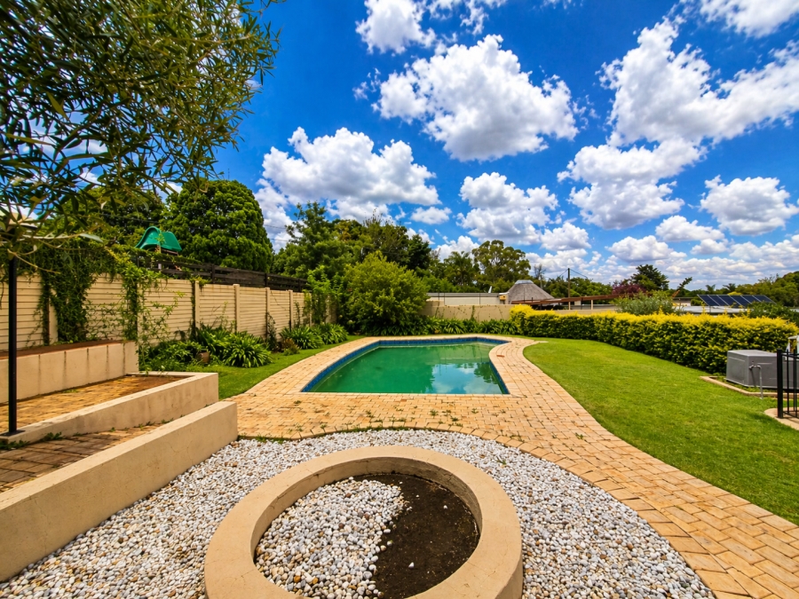 4 Bedroom Property for Sale in Waterkloof Ridge Gauteng
