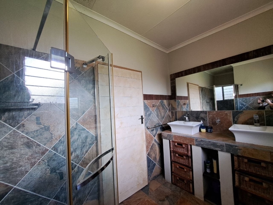 4 Bedroom Property for Sale in Waterkloof Ridge Gauteng
