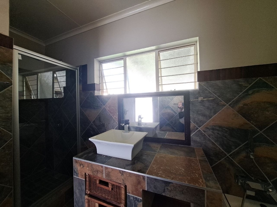 4 Bedroom Property for Sale in Waterkloof Ridge Gauteng