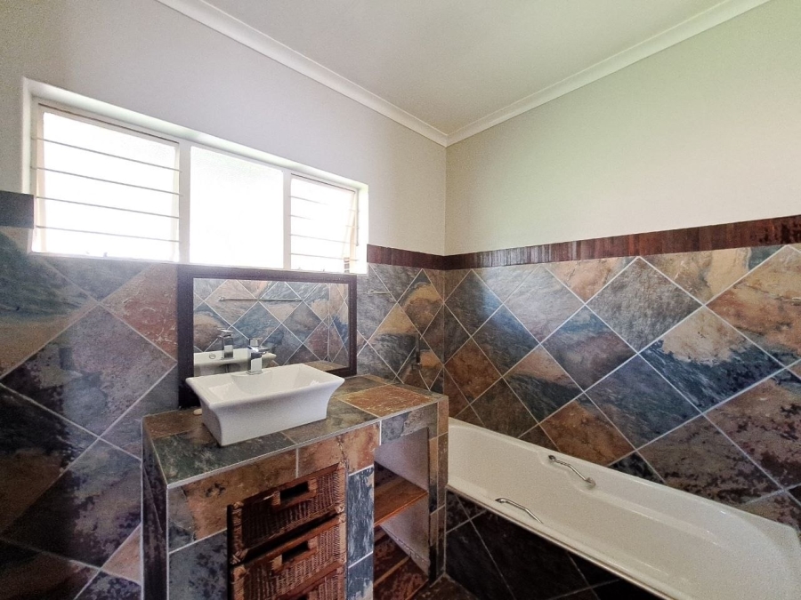 4 Bedroom Property for Sale in Waterkloof Ridge Gauteng