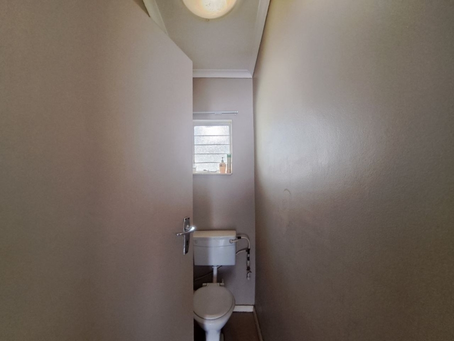 4 Bedroom Property for Sale in Waterkloof Ridge Gauteng