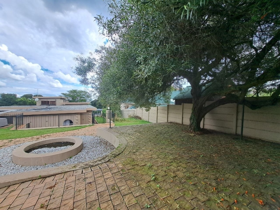 4 Bedroom Property for Sale in Waterkloof Ridge Gauteng
