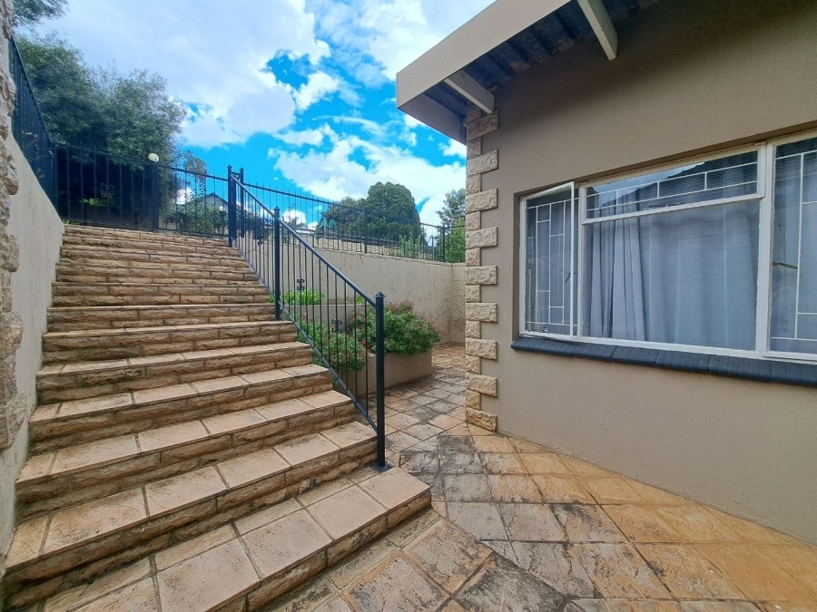 4 Bedroom Property for Sale in Waterkloof Ridge Gauteng