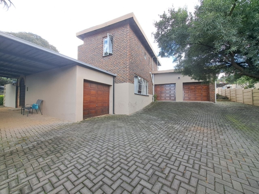4 Bedroom Property for Sale in Waterkloof Ridge Gauteng