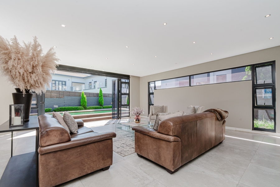 4 Bedroom Property for Sale in Cedar Creek Gauteng