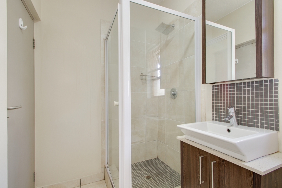 1 Bedroom Property for Sale in Fourways Gauteng