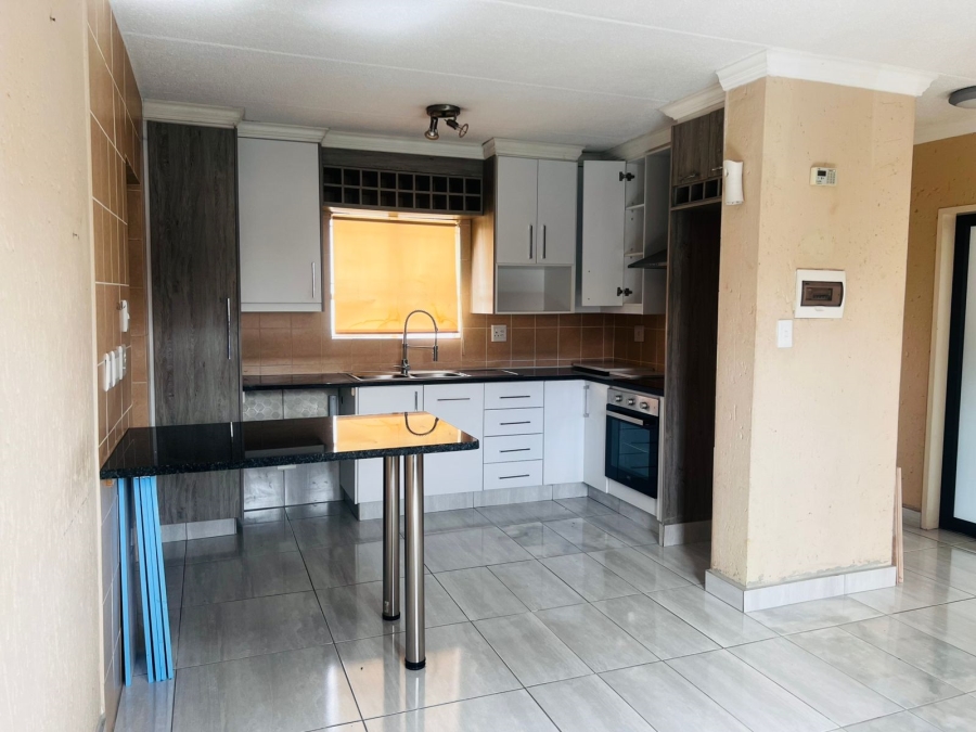 2 Bedroom Property for Sale in Ormonde View Gauteng