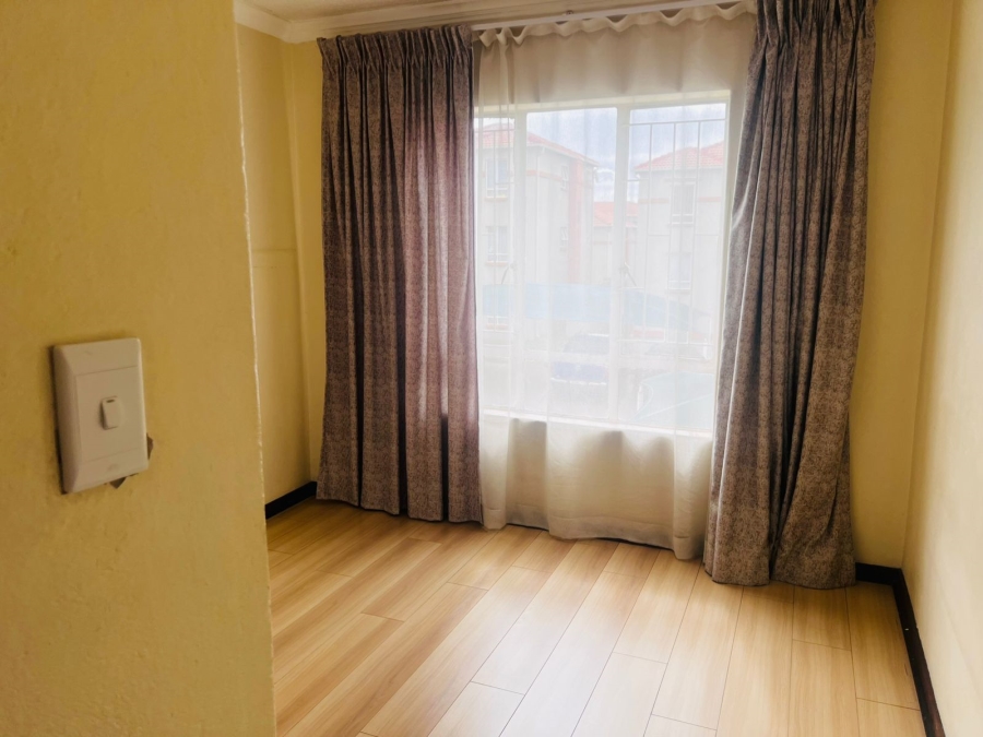 2 Bedroom Property for Sale in Ormonde View Gauteng