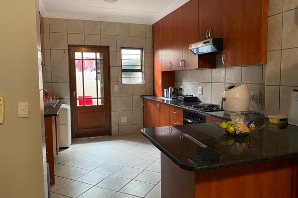 3 Bedroom Property for Sale in Fairland Gauteng