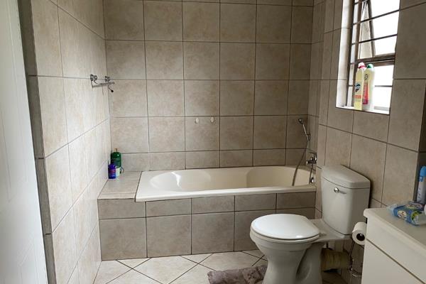 3 Bedroom Property for Sale in Fairland Gauteng