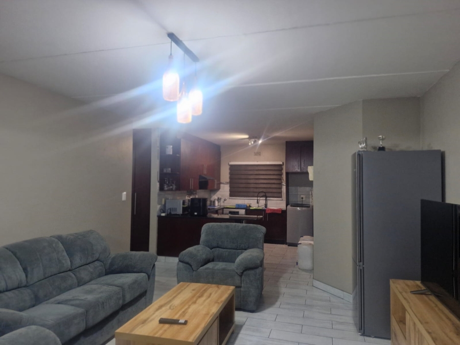 To Let 3 Bedroom Property for Rent in Sonneveld Gauteng