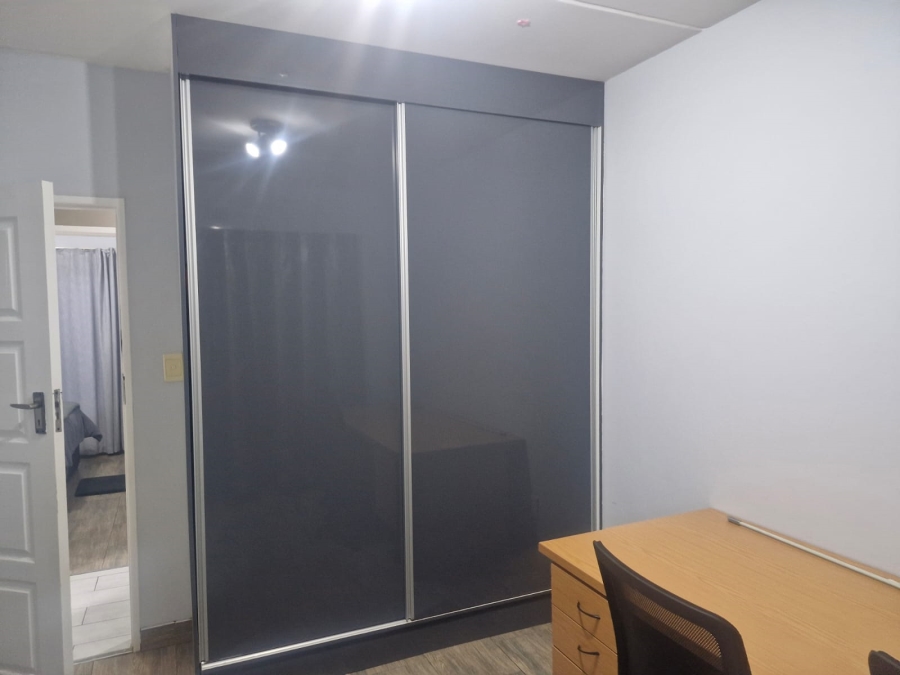 To Let 3 Bedroom Property for Rent in Sonneveld Gauteng