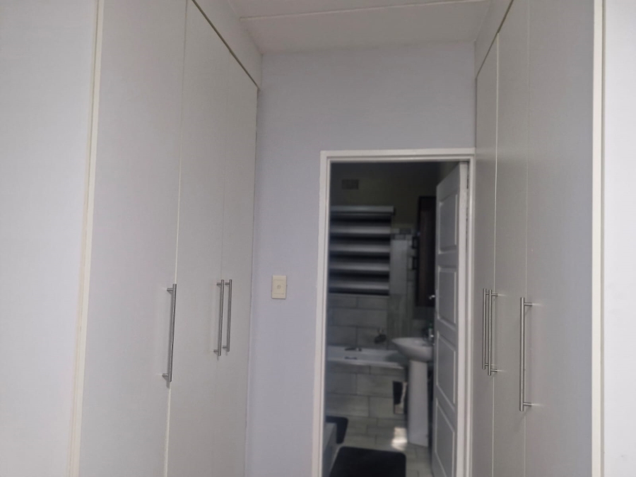 To Let 3 Bedroom Property for Rent in Sonneveld Gauteng