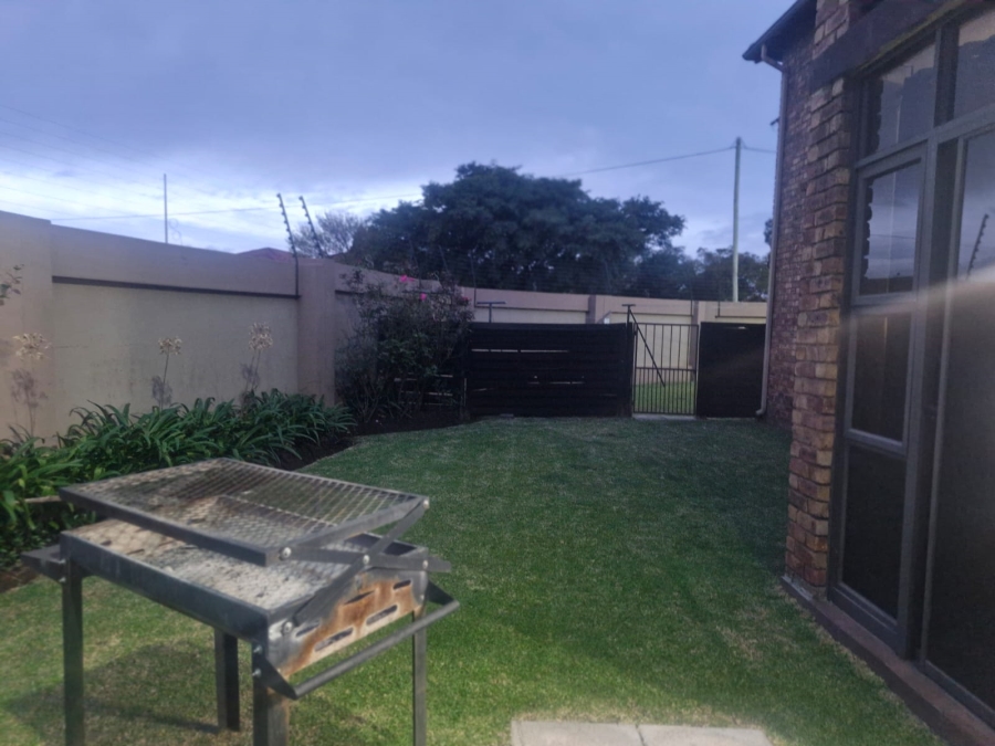 To Let 3 Bedroom Property for Rent in Sonneveld Gauteng