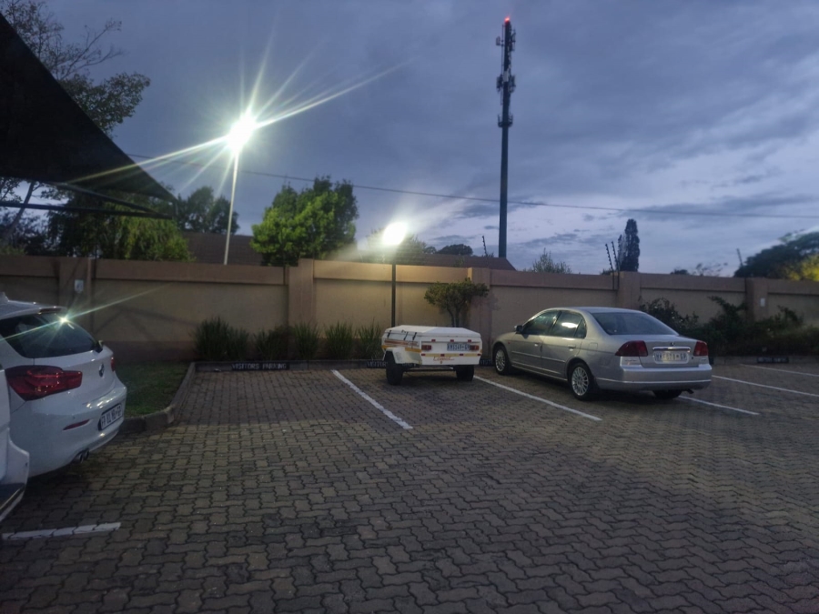 To Let 3 Bedroom Property for Rent in Sonneveld Gauteng