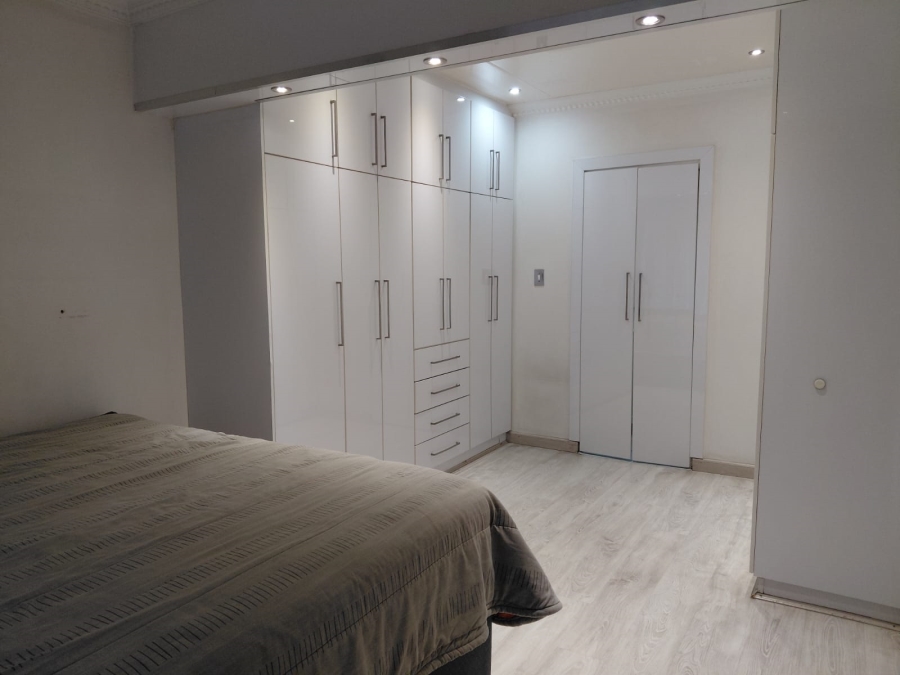 5 Bedroom Property for Sale in Actonville Gauteng