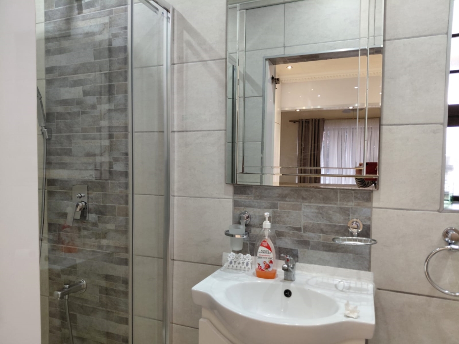 5 Bedroom Property for Sale in Actonville Gauteng