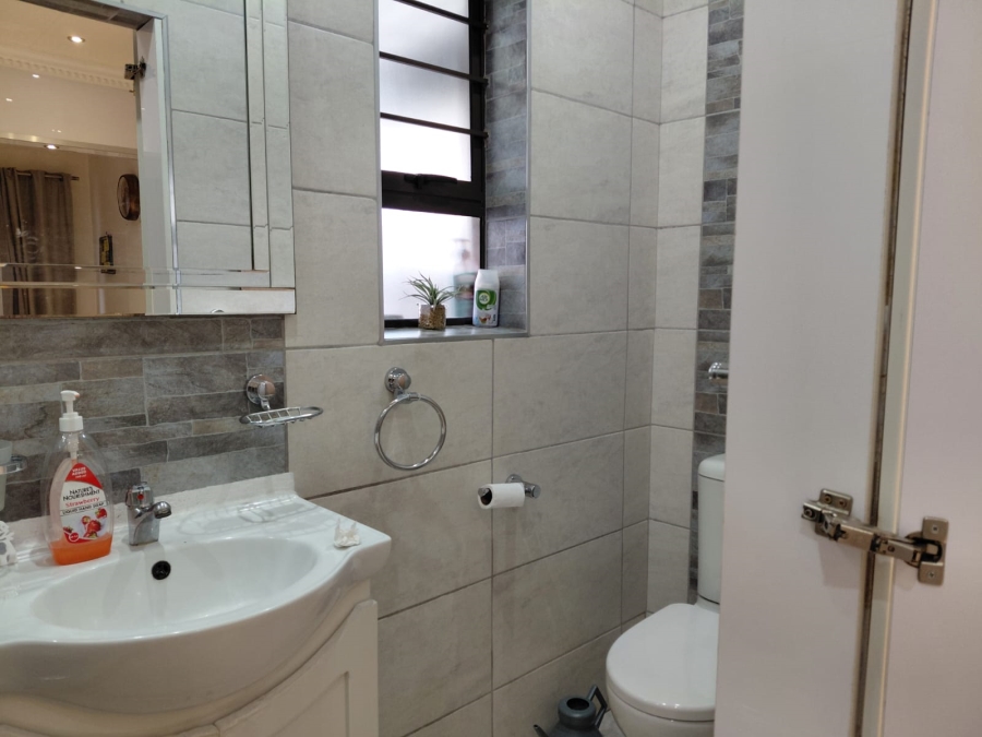 5 Bedroom Property for Sale in Actonville Gauteng