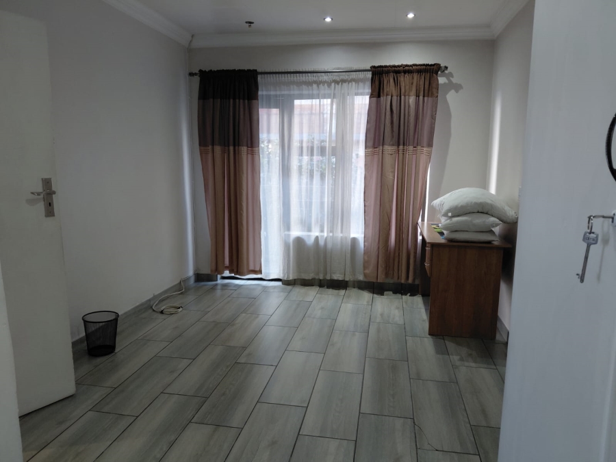 5 Bedroom Property for Sale in Actonville Gauteng