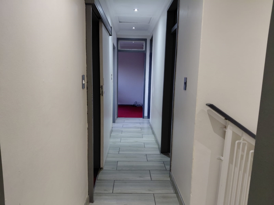 5 Bedroom Property for Sale in Actonville Gauteng